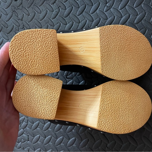MIA black clogs size 8 NWOT - Picture 3 of 4